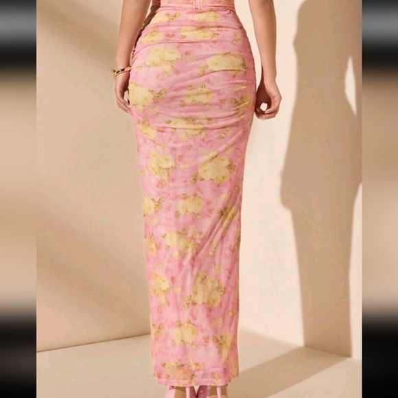 Fitted Ruffle Hem Floral Skirt In Pink Base With Yellow Flowers, Perfect For Val - Picture 2 of 4